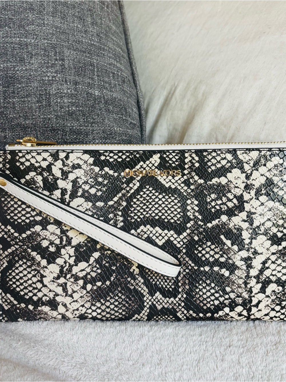Michael Kors Black & White Snake-Print Wristlet Clutch - Picture 2 of 8